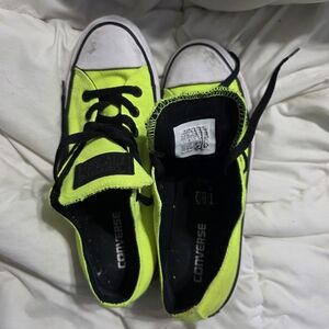 CONVERSE - low rise converse neon greenish highlighter yellow color